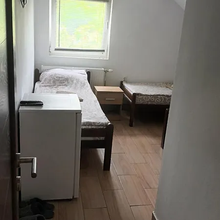 Hostel Maja 2 Ζρένιανιν