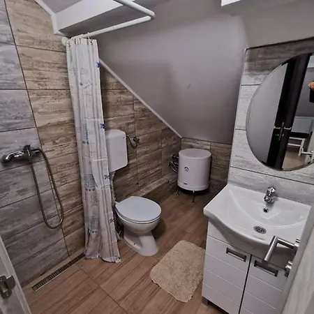 Hostel Maja 2 Ζρένιανιν